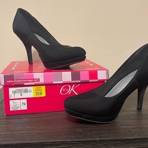 It’s Okay, Color: Black, Size: 7